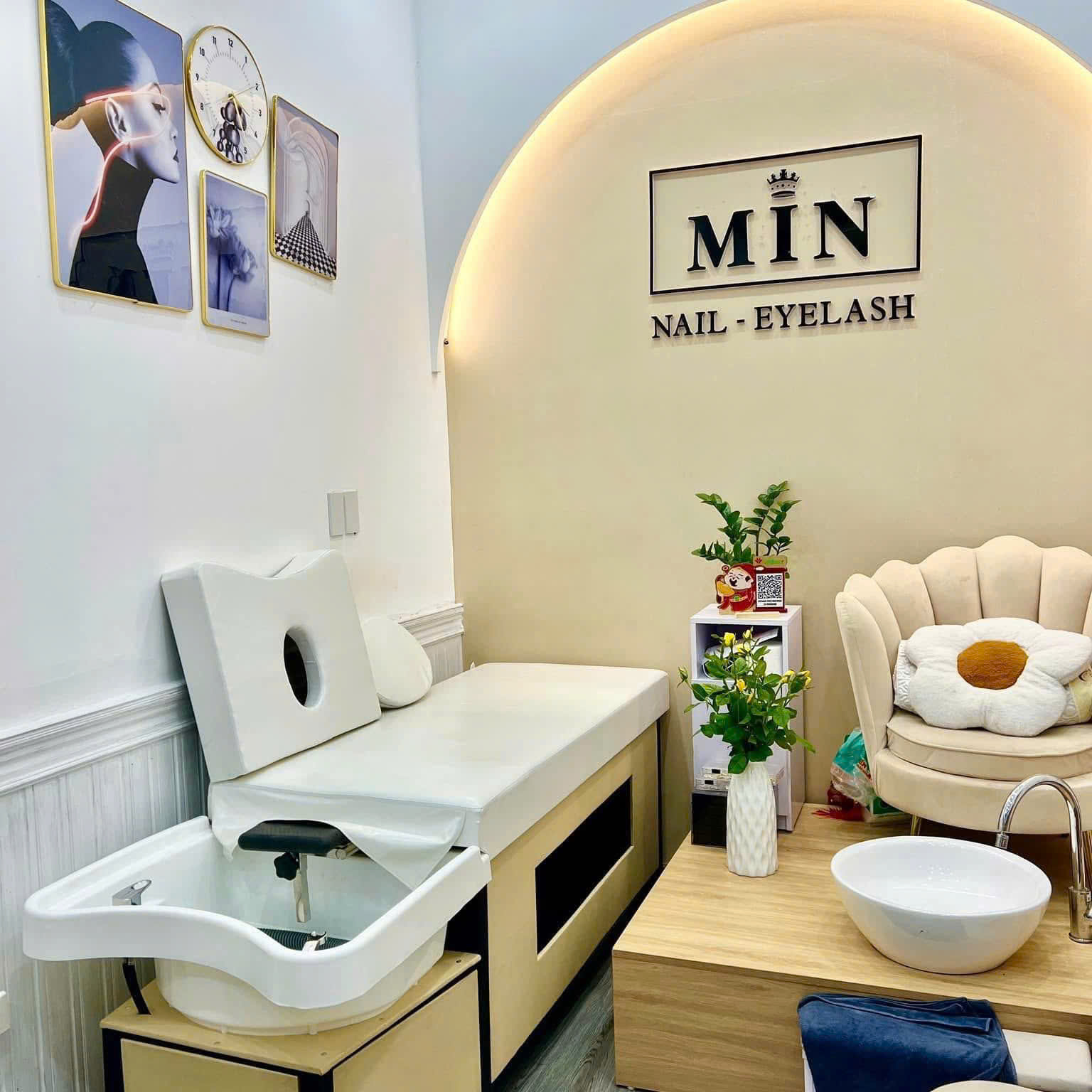  SANG NHƯỢNG TIỆM NAIL DECOR XINH XẮN riêng tư không chung chủ 