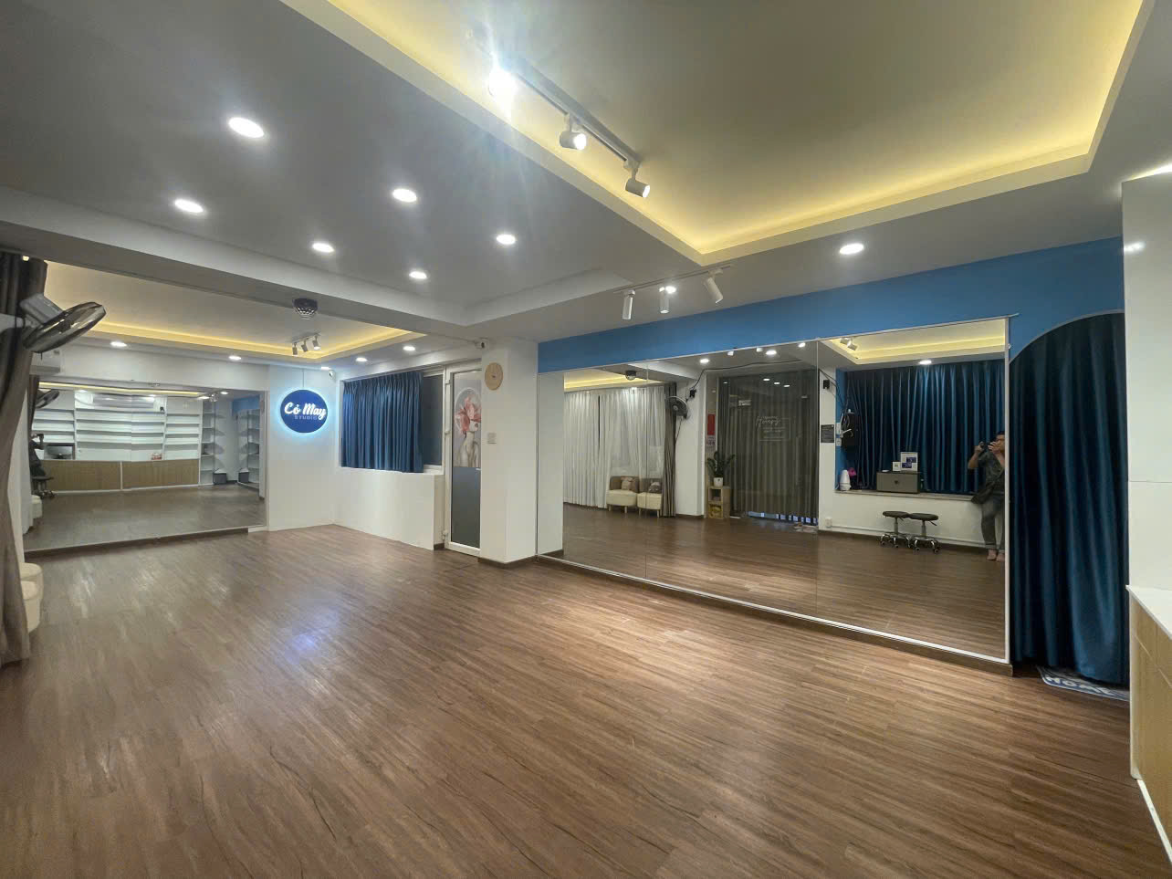  SANG NHƯỢNG MẶT BẰNG MỚI ĐẸP – VỊ TRÍ TRUNG TÂM BÌNH THẠNH – VÀO SỬ DỤNG NGAY 