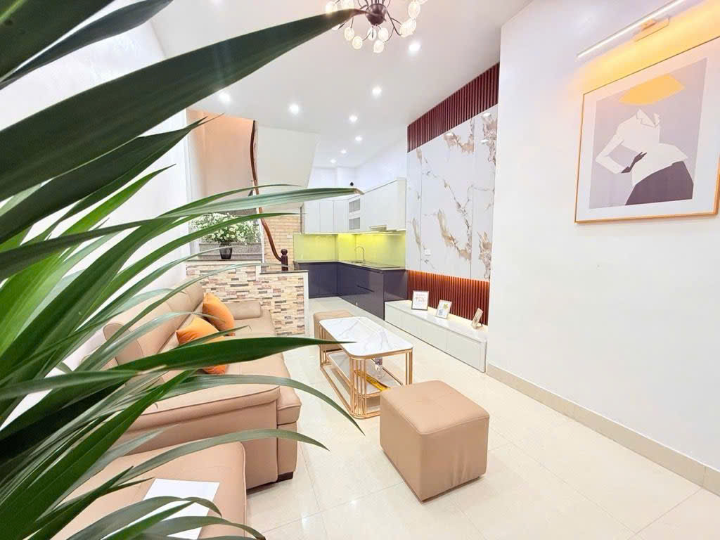  Chính Chủ BánNhà Đẹp Ô TÔ Gần,  Chỉ 6,95 Tỷ – Nhà Dân Xây. Tại Bv Hồng Ngọc SĐT 0972.078.667 