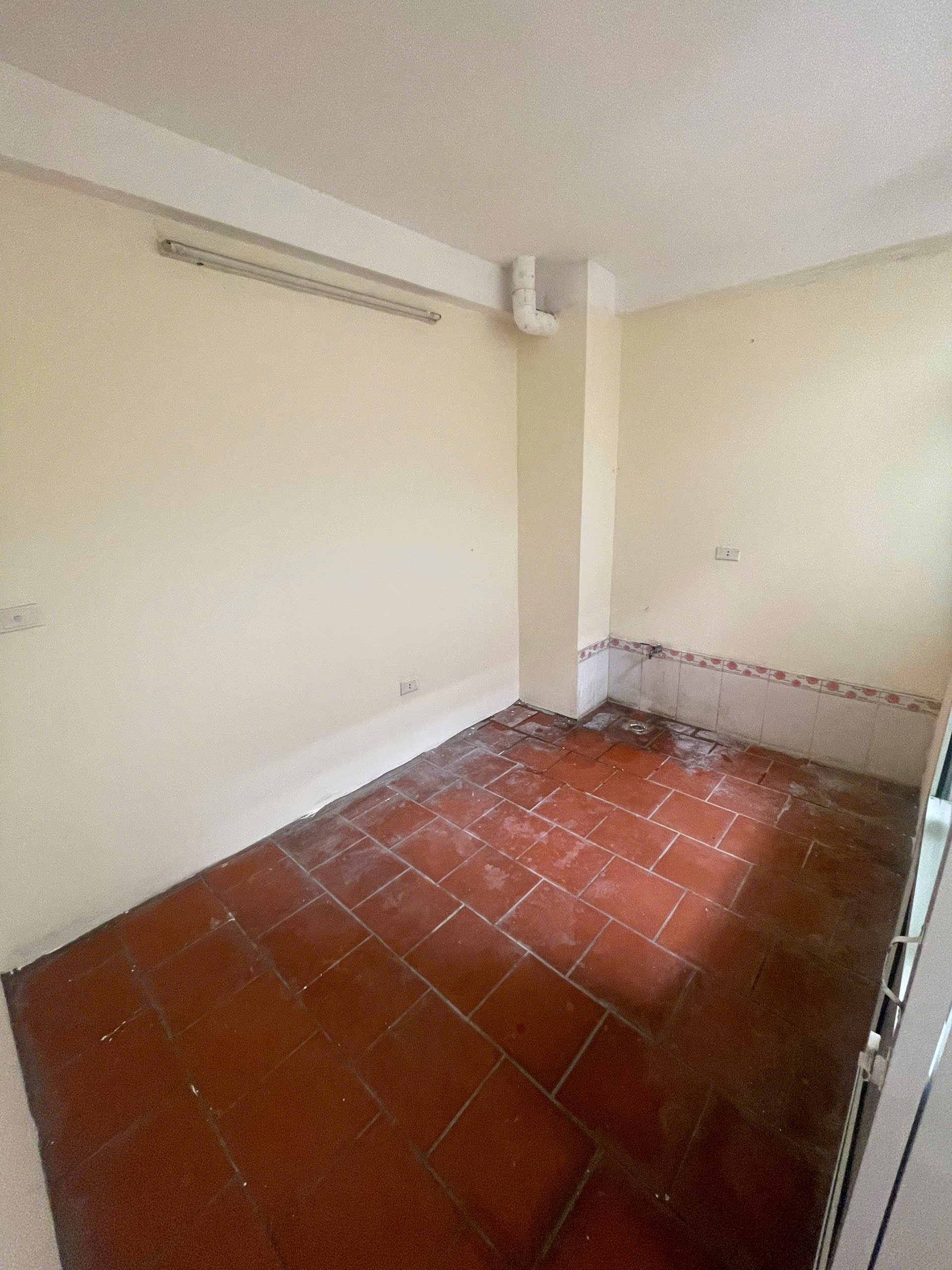  Cho thuê nhà ngõ 244 Nam Dư 4 tầng x 35m2, 8 triệu 