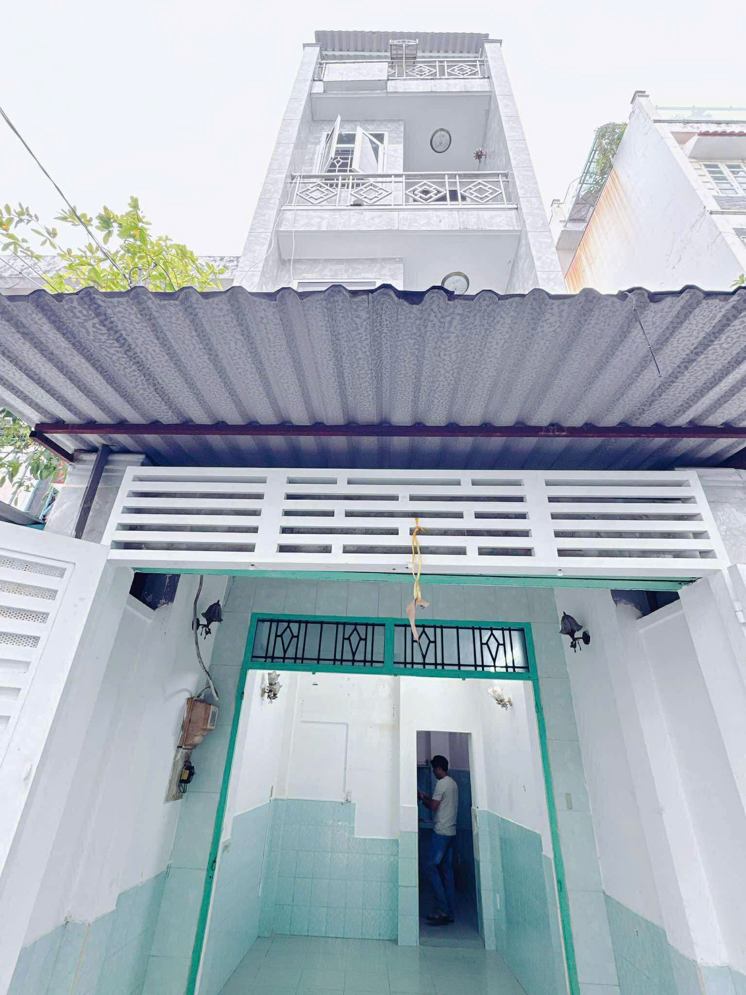  BÁN NHÀ CẨM HƠN 1 TỶ SỞ HỬU NGAY NHÀ

KHU DÂN CƯ HIỆN HỮU 

DIỆN TÍCH SỬ DỤNG 96M2 
ĐÃ GIẢM 300 TRIỆU 