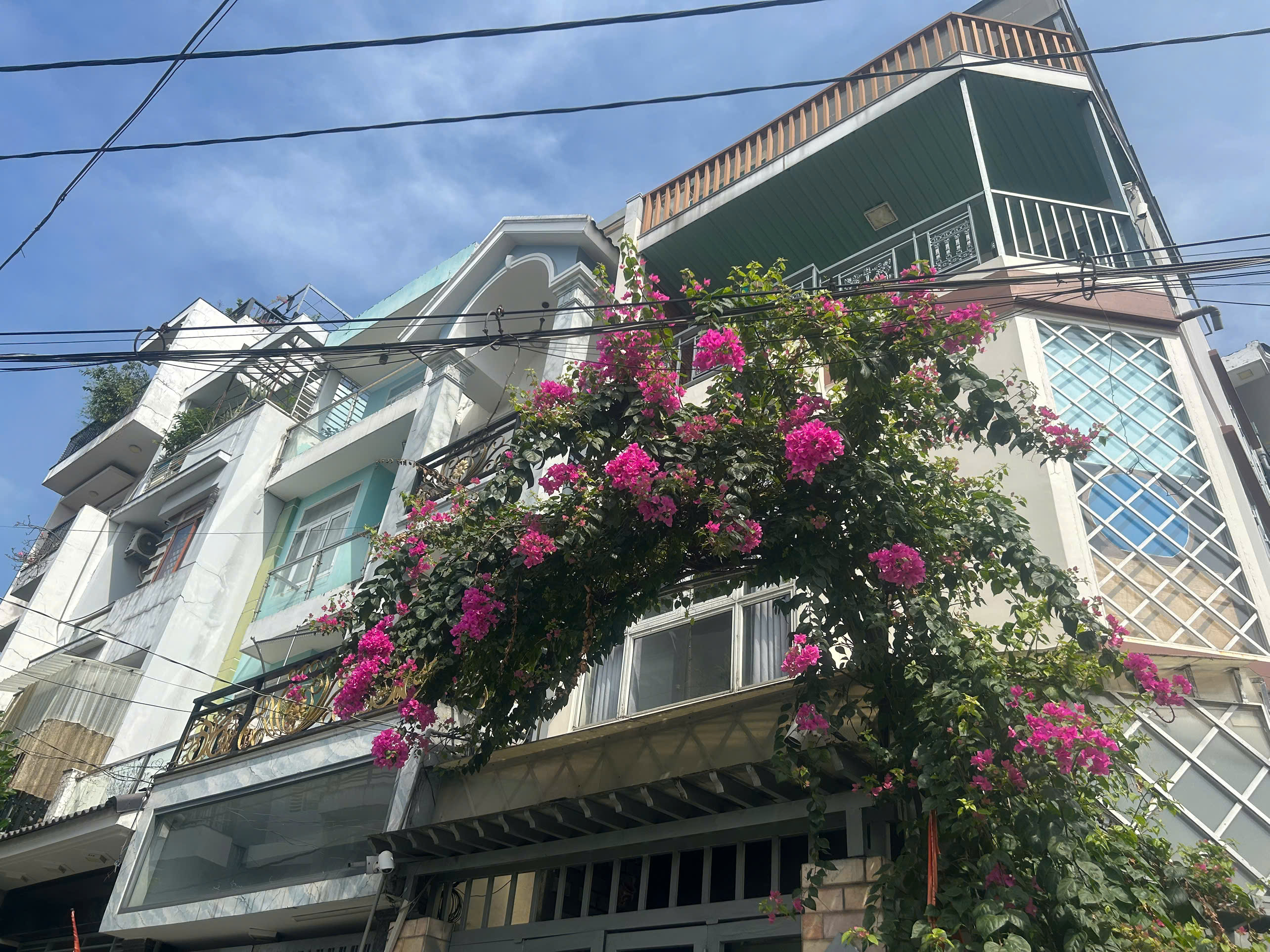  ???? NHÀ 4 TẦNG –CĂN GÓC 2 MẶT HẺM 9M – KHU ĐỒNG BỘ THẠNH LỘC????
???? Ngang hơn 5m hiếm – Vừa ở vừa kinh doanh – Chỉ 7.5 TỶ 