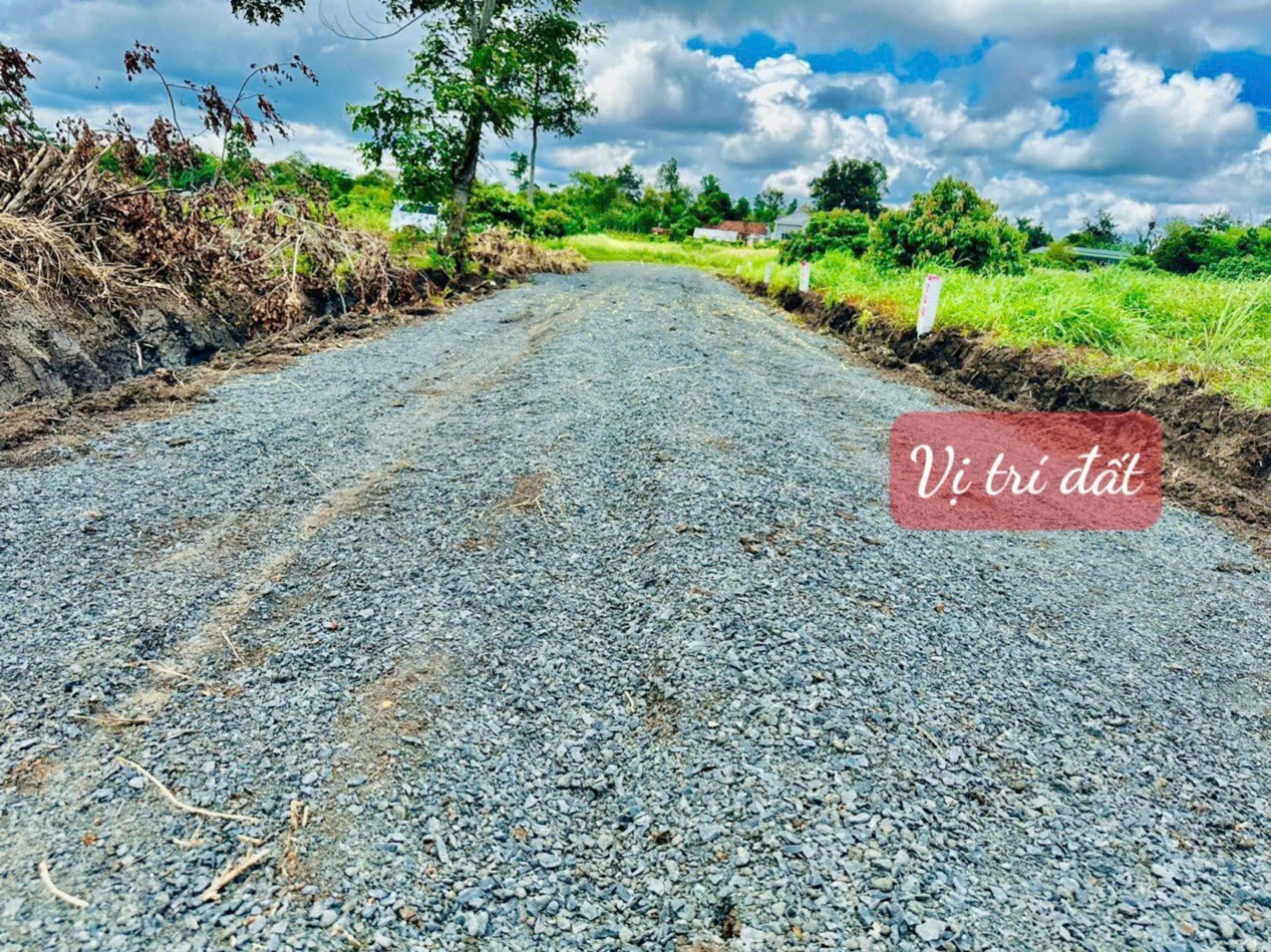  Buôn Hồ- Đắk Lắk dt hơn 5oom2 full vườn vải cần tiền gấp bán 129tr hết đất 