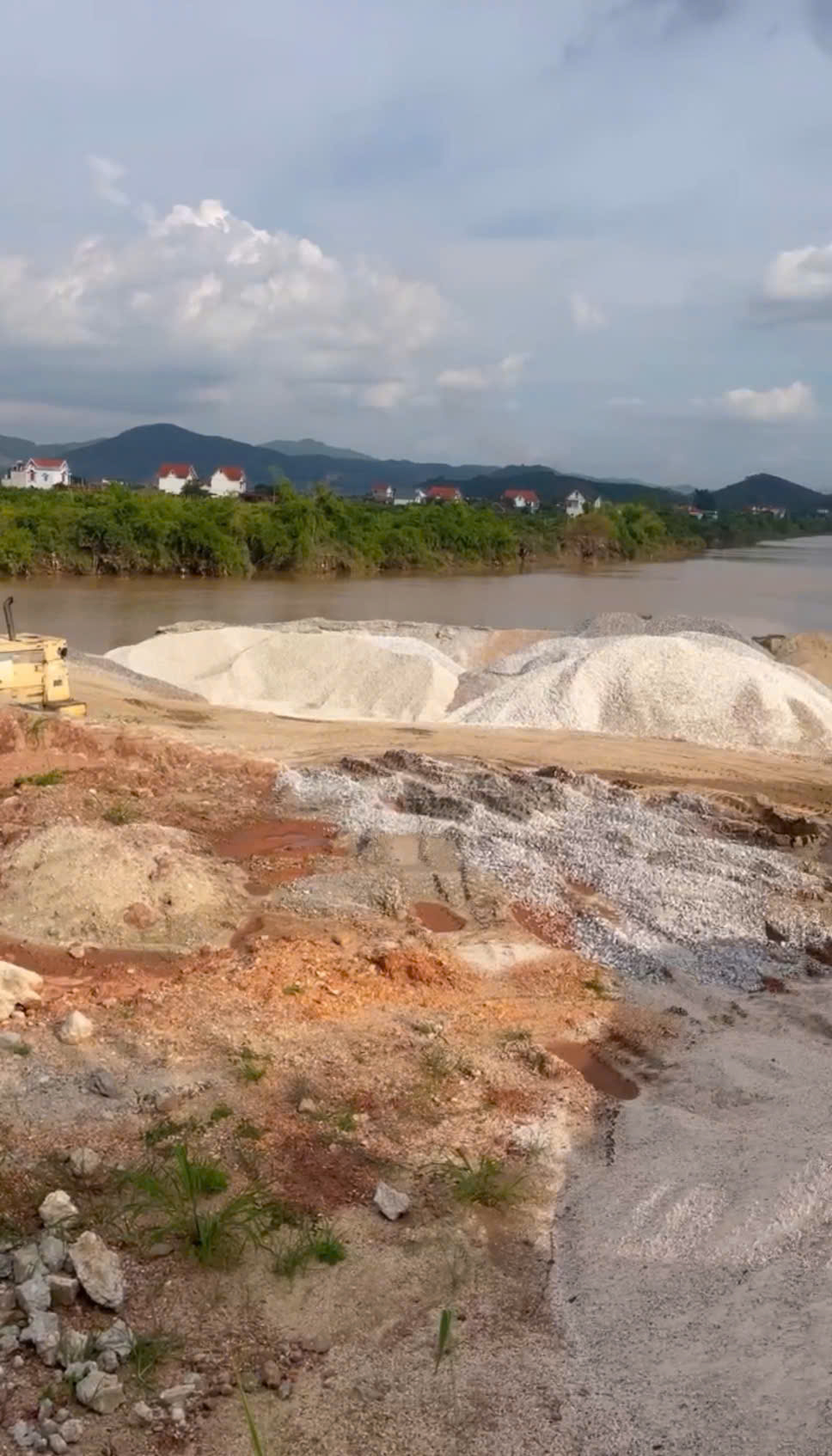  CHO THUÊ MẶT BẰNG BẾN BÃI DIỆN TÍCH LỚN – KẾT NỐI ĐƯỜNG BỘ & ĐƯỜNG SÔNG LỤC NGẠN - BẮC GIANG 