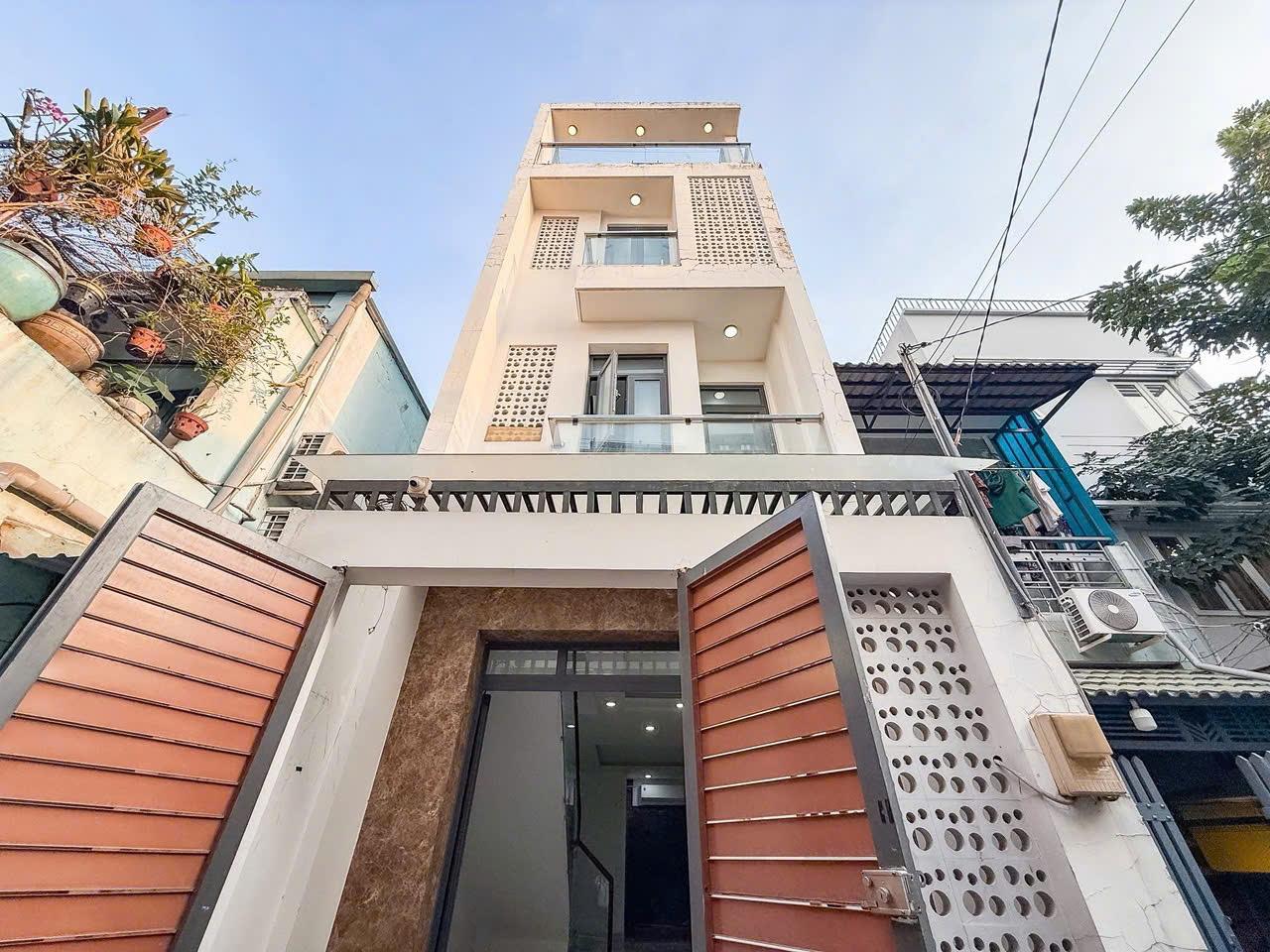  GẤP BÁN - NHÀ CHÍNH CHỦ - TRẦN BÌNH TRỌNG - BÌNH THẠNH - HẺM 4M - NHÀ 4 TẦNG BTCT - 4PN LỚN - BÁN 7.7 TỶ - TL 