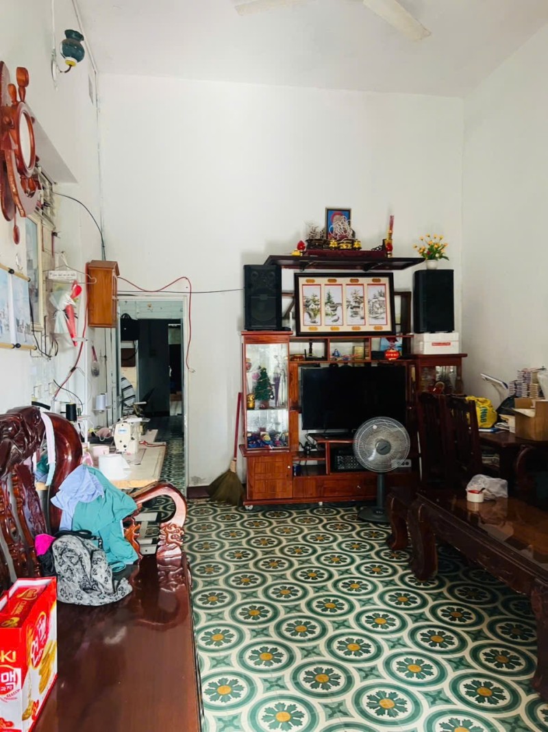  Bán đất tặng nhà MT Trần Quang Khải, 84m2, ngang 4.5m, sát biển, giá 8.6 tỷ 