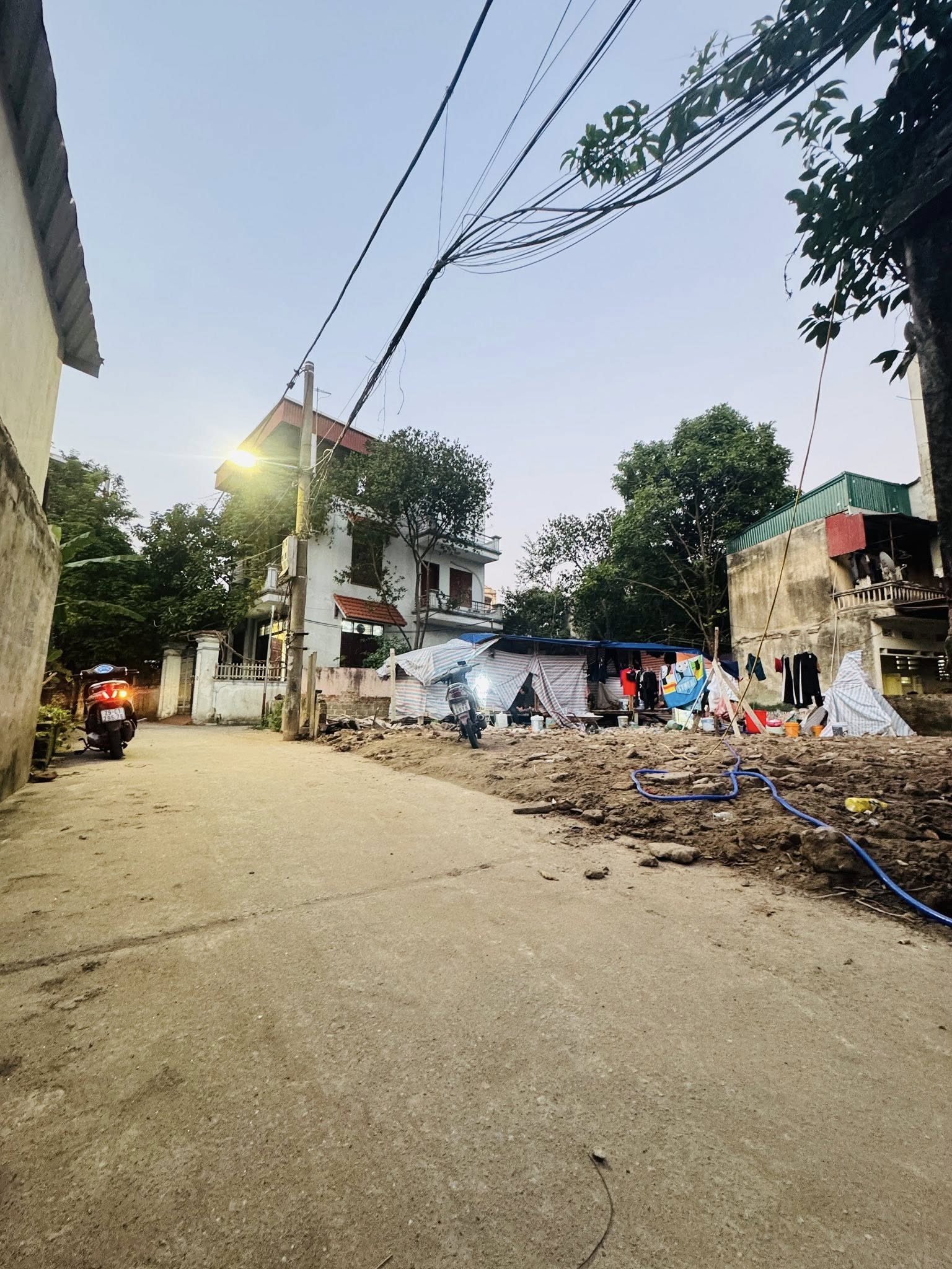  BÁN ĐẤT TẶNG GPXD, PHỐ TRƯỜNG LÂM 54M2, MT4M, NGÕ THÔNG, Ô TÔ ĐỖ CẠNH - 8.X TỶ 