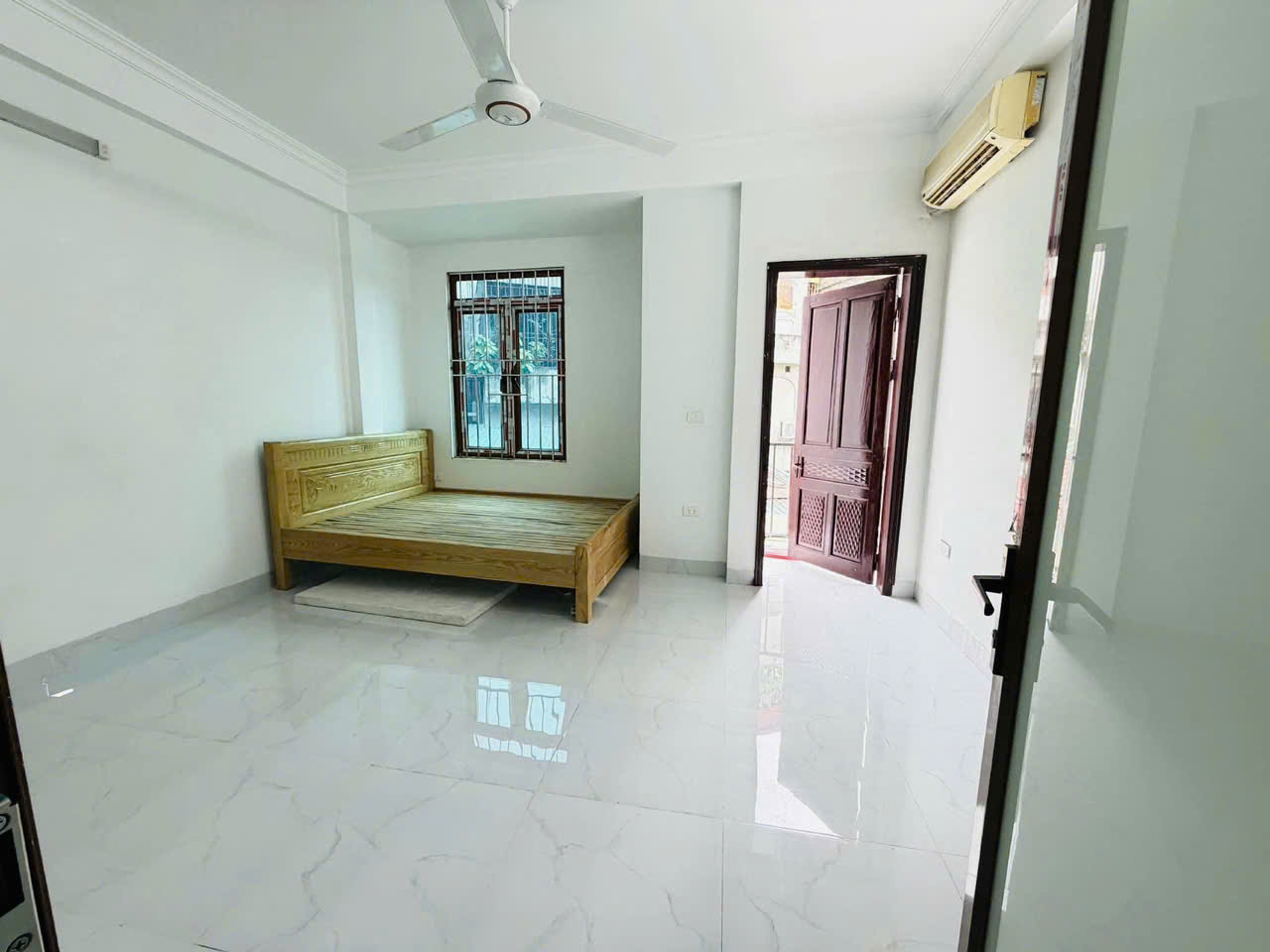  Cho thuê nhà ngõ Giải Phóng 35m² x 3 tầng, 2PN, 3 WC, 9 triệu 