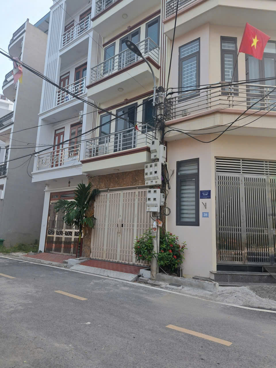  BÁN NHÀ HOÀI ĐỨC, HÀ NỘI-60M-4,5 TẦNG-5 NGỦ- GIÁ CHỈ 9,3 TỶ 