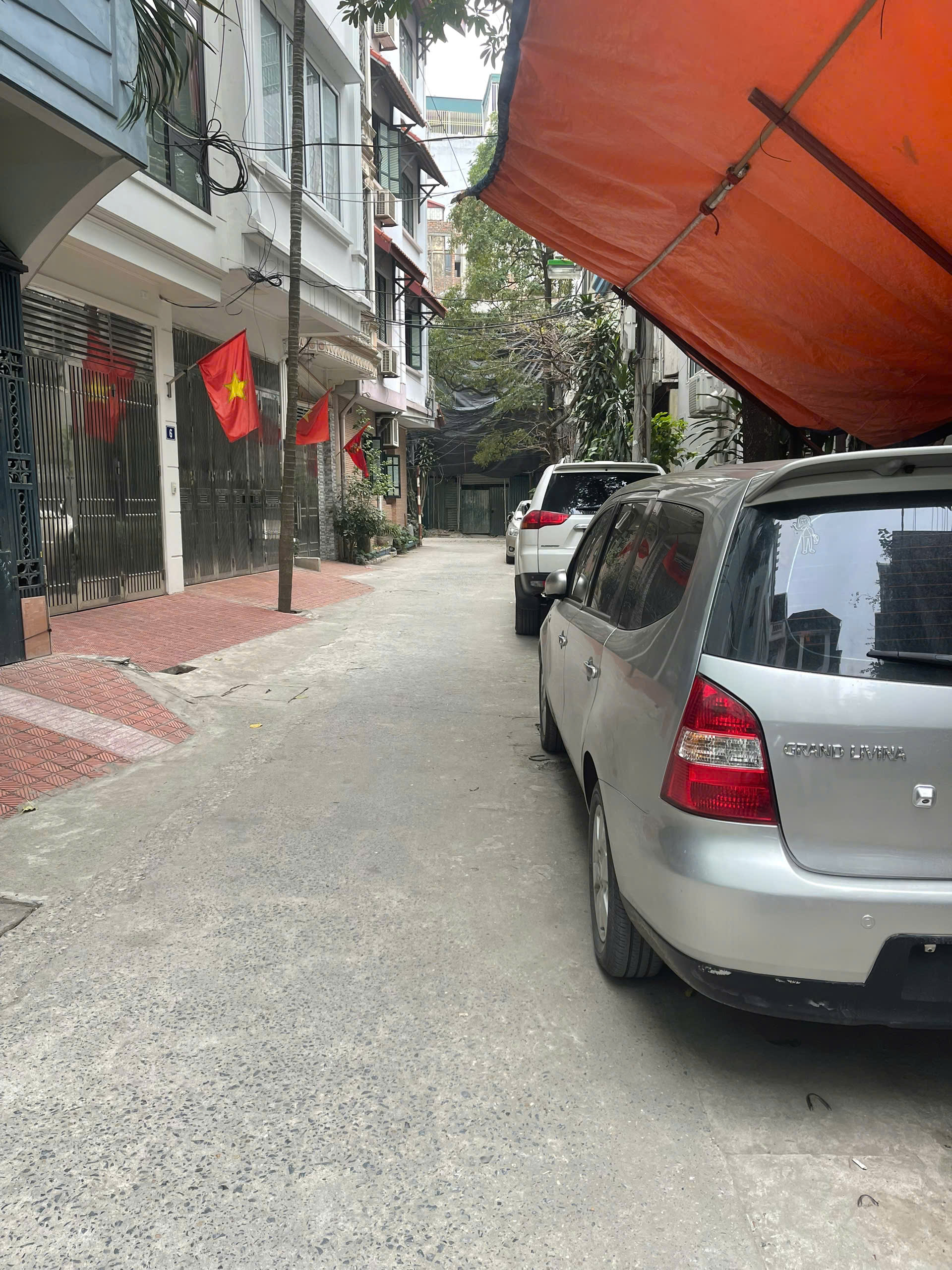  TÌM ĐÂU RA 15 TỶ – ĐƯỜNG 2 Ô TÔ TRÁNH- NGÕ THÔNG – NGÃ 4 SỞ-DT 46M2. MT 4.75M. 