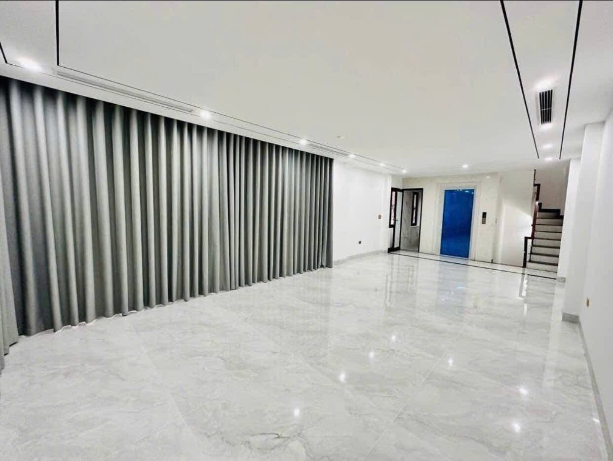  PHỐ HỒNG TIẾN VỪA Ở VỪA KINH DOANH, LÔ GÓC 58M2 8T,Ô TÔ TRÁNH - 2X TỶ 