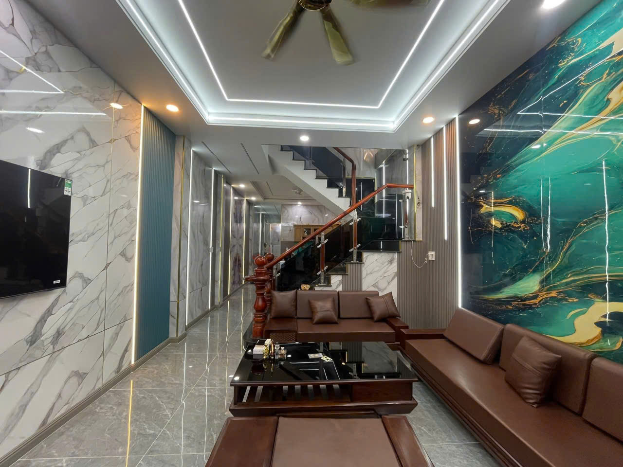  Bán nhà 2 Tầng Trung Tâm Dĩ An,SHR đường xe hơi,TẶNG full Nội thất,gần chợ 