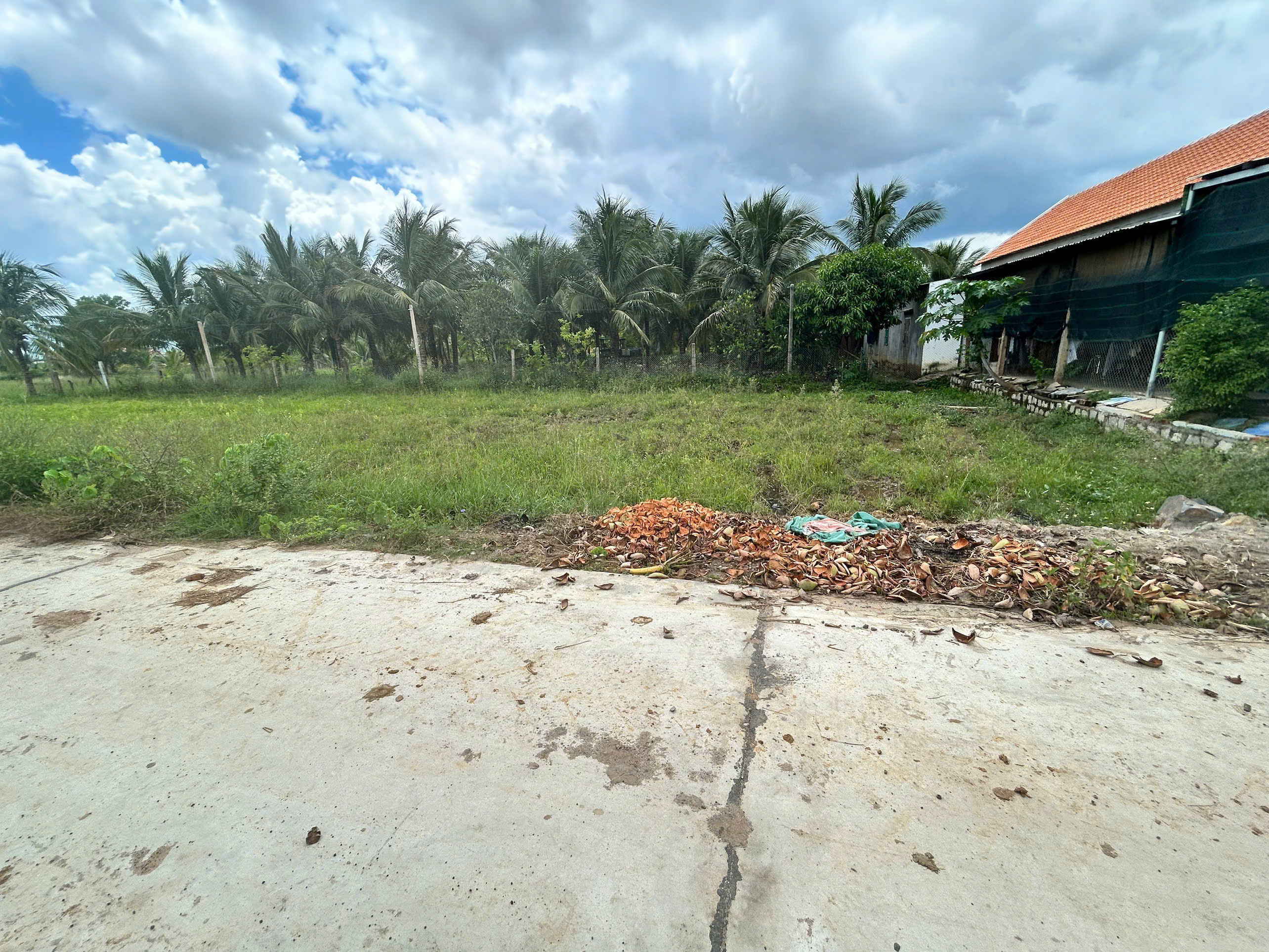  Bán nhanh lô đất 99m2 Ninh Thọ - Nam Vân Phong Ngang 6,5mx15m
 giá chỉ 495tr Số chứng chỉ: đang đợi cấp chứng chỉ mới , số chứng nhận: MG 25- 625 