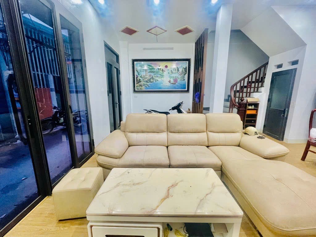  SỞ HỮU NGAY Nhà Vị Trí Đẹp Ô TÔ NHỎ ĐỖ CỬA Tại Ngọc Hồi, Hoàng Mai, Hà Nội 