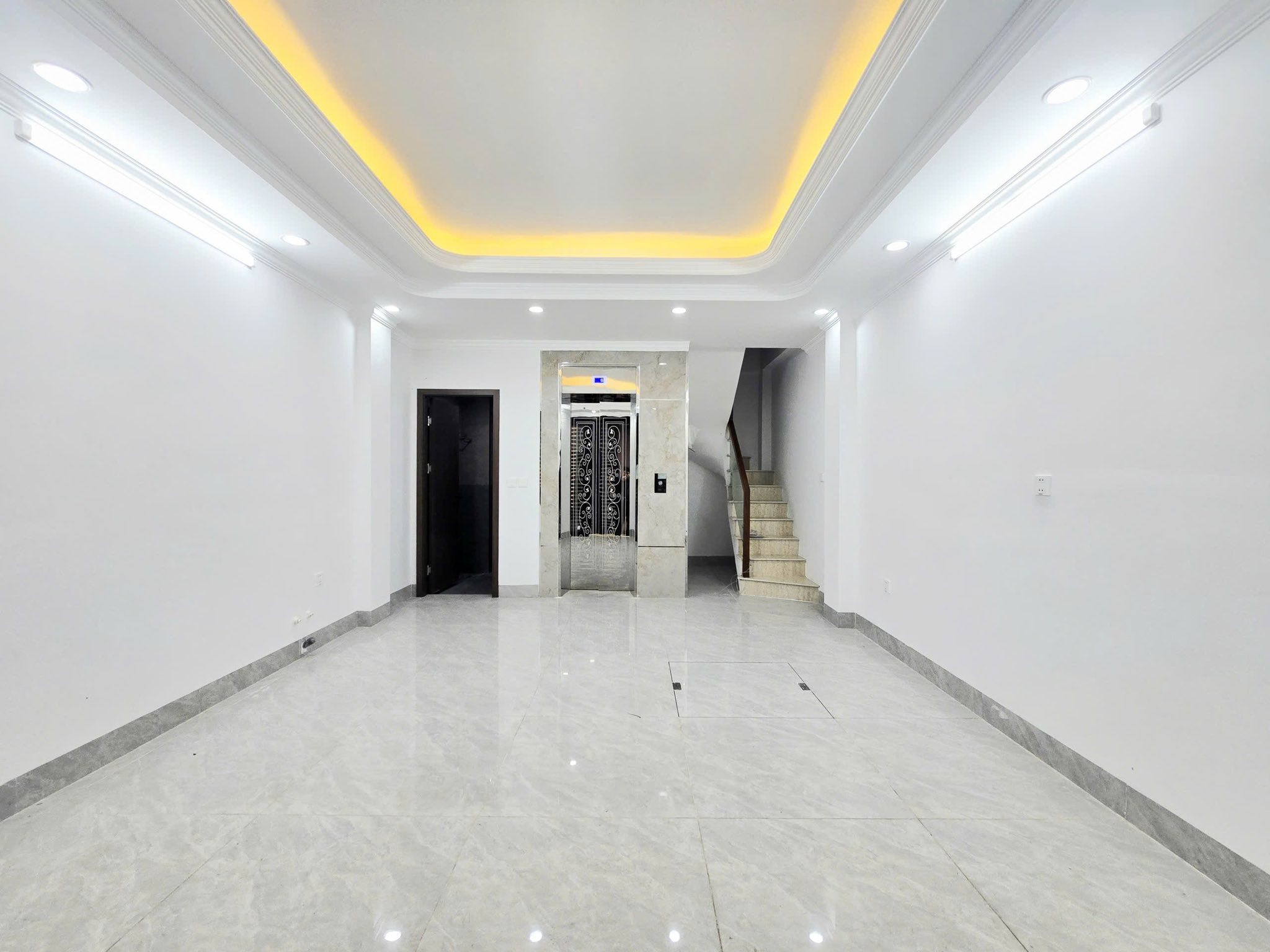  NHÀ MỚI PHỐ XUÂN ĐỈNH 35M 7T  NHỈNH 11. TỶ THANG MÁY- FULL NỘI THẤT NHẬP KHẨU- NGÕ RỘNG 