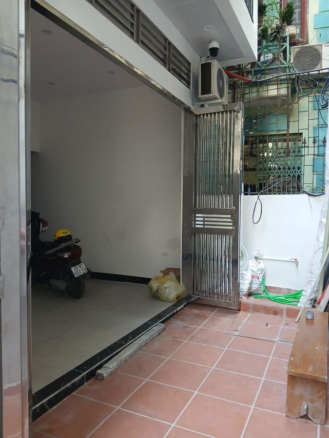  Bán Nhà  Đường Láng 58m2. 5 tầng. mặt tiền 4m. giá 12.6 tỷ Đống Đa Hà Nội 