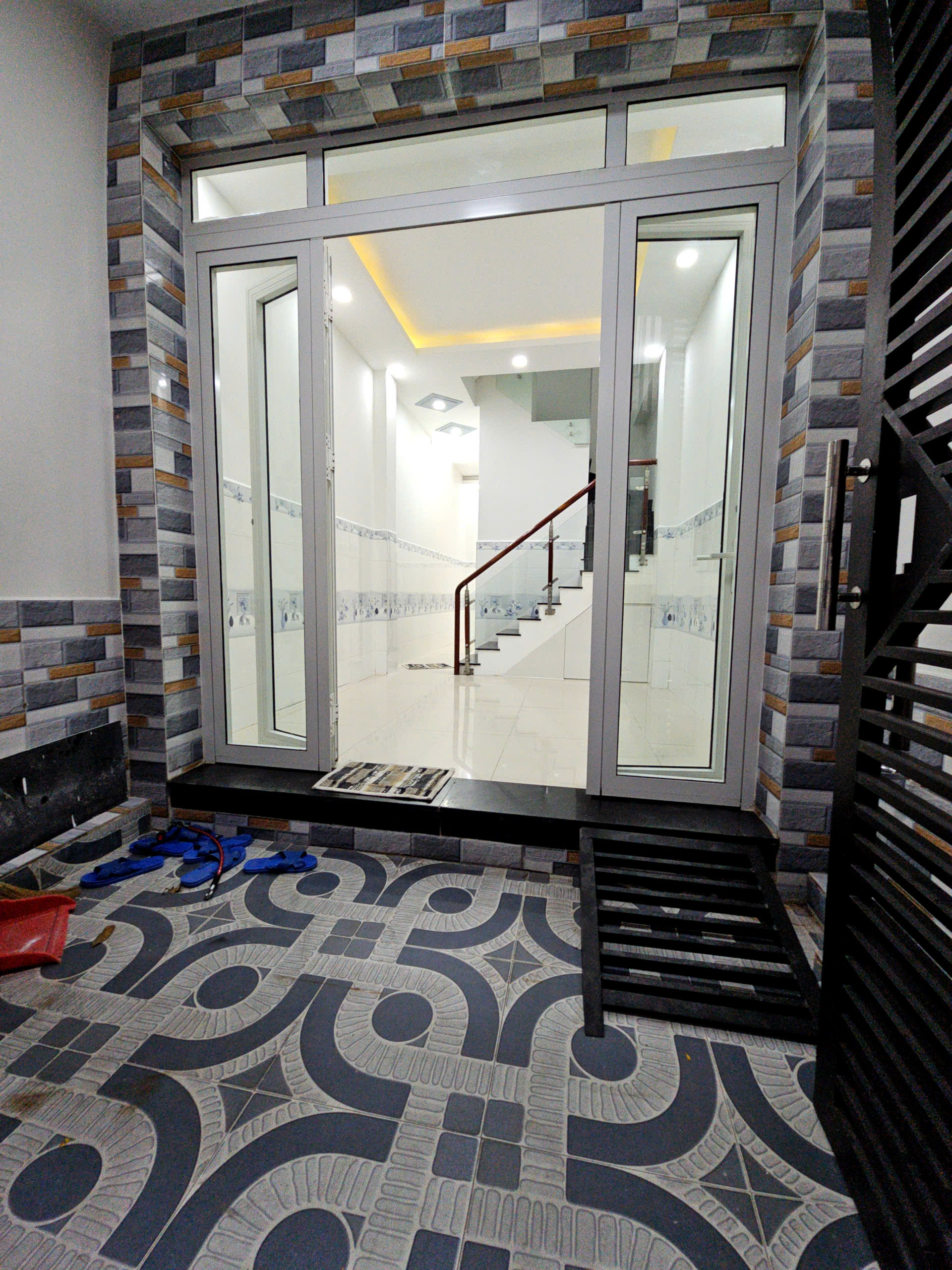  SÁT MẶT TIỀN  Kiều Đàm Him Lam Tân Hưng Q 7
Diện tích SD 120 m2 CÓ 5 TỶ 