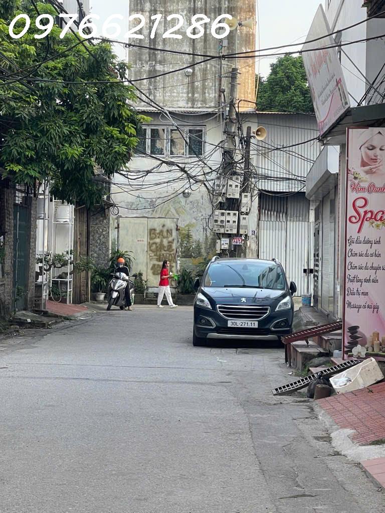  SIÊU HIẾM-LỆ MẬT -DT: 62mm2-dân xây 5 T chắc chắn-đườngtrước nhà ô t ô tránh-Kinh danh đinhr- giá: 11,x tỷ 