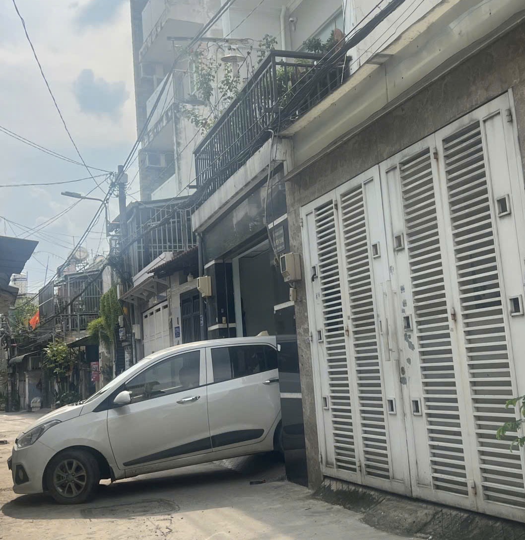  Nhà đẹp HXH vuông vức, 4x13m đường Nguyễn Hữu Tiến, cách nhà ga T3 chỉ 1km 