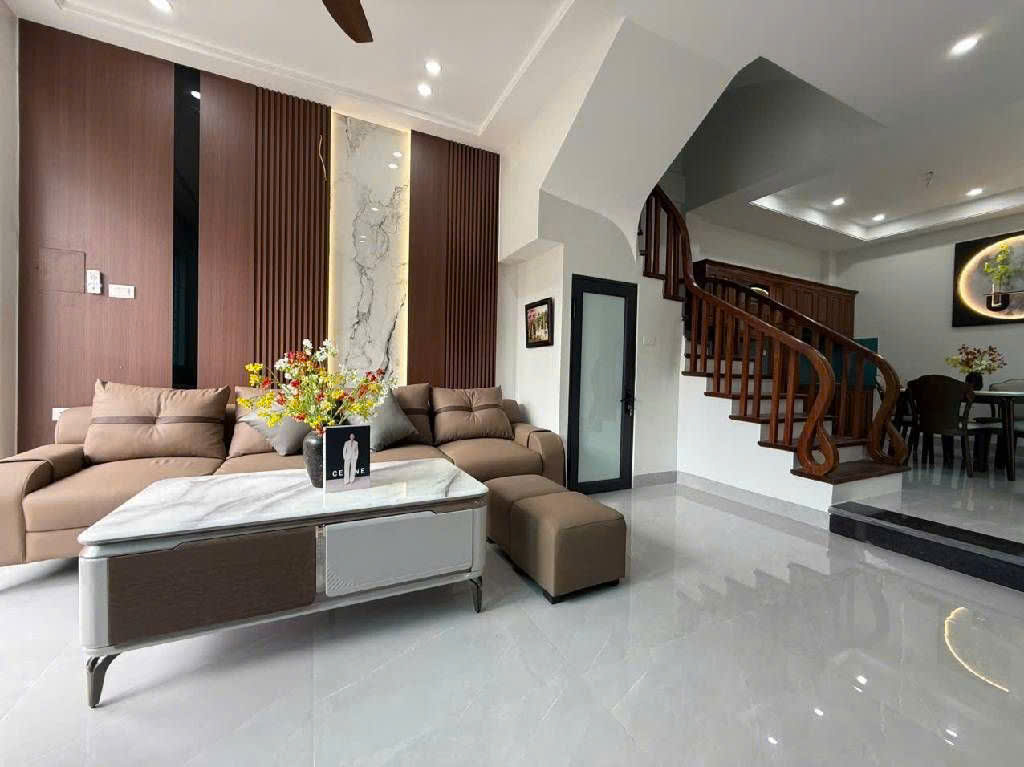  LÔ Góc- Kinh DOANH, Ô Tô Tránh Thượng CÁT, Nhà 5 Tầng THANG MÁY Diện Tích 42 M2 Giá Nhỉnh 7 Tỷ. 