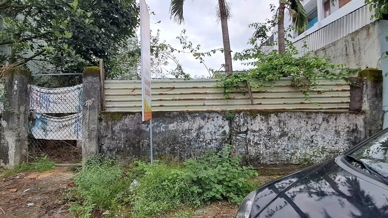  ????KHUÊ TRUNG- CẨM LỆ- 247M ĐẤT- NGANG 11M- 2 MẶT TIỀN  TRƯỚC SAU- GẦN  NGUYỄN HỮU THỌ - XÔ VIẾT NGHỆ TĨNH. 