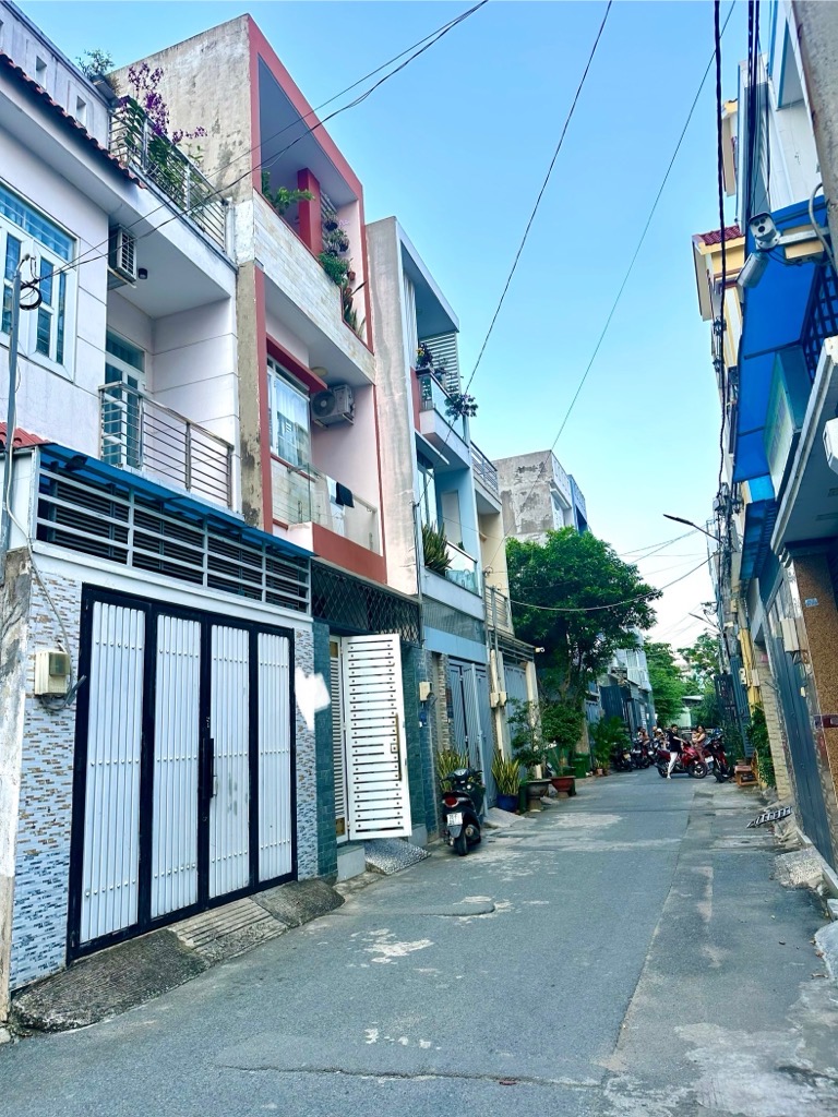  Nhà Linh Đông, 65m2, 2 tầng BTCT, Hoàn Công, Ô tô đổ cổng chỉ Nhỉnh 5 Tỷ 