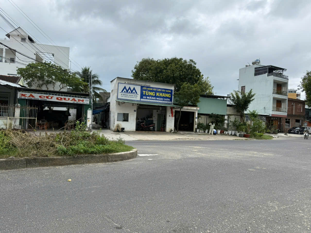  Chỉ Tính Bằng Giá Đất Tặng Mặt Bằng Kinh Doanh và 4 Nhà Trọ Căn Góc 2 Mặt Tiền Đường Rộng Gần Biển 