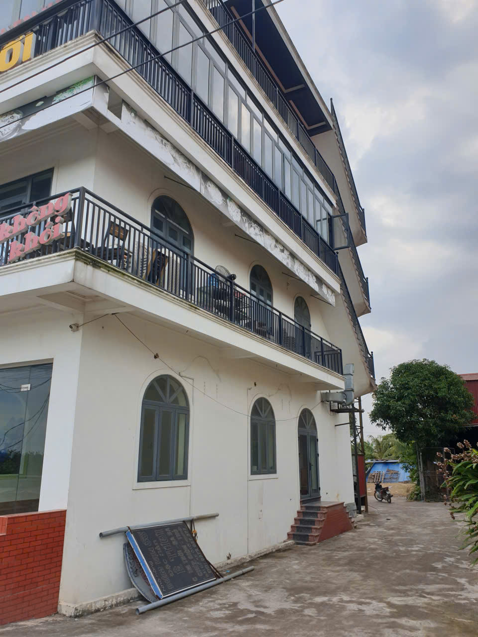  Bán lô đất 75m2 full thổ cư ( thực tế sử dụng 100m2, đất vườn 2000m2 đều có sổ riêng) Thuộc Xóm 3 – Hải Phong – Hải Hậu – Nam Định. 