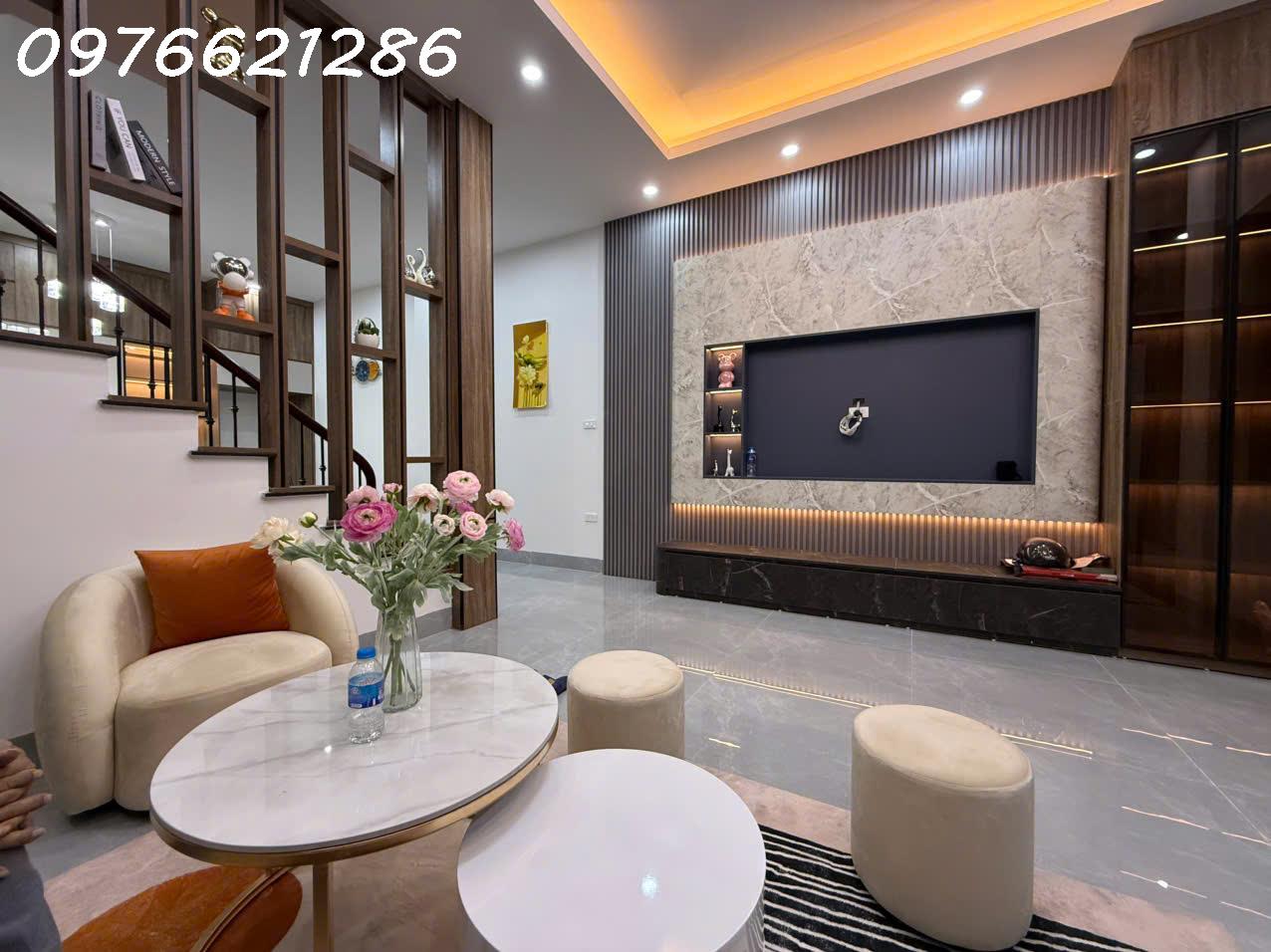  HIẾM – NHÀ 5 TẦNG NGUYỄN VĂN CỪ – NGÕ THÔNG Ô TÔ ĐỖ CỔNG – MT 4.1M – 35M² – GIÁ 8,X TỶ 