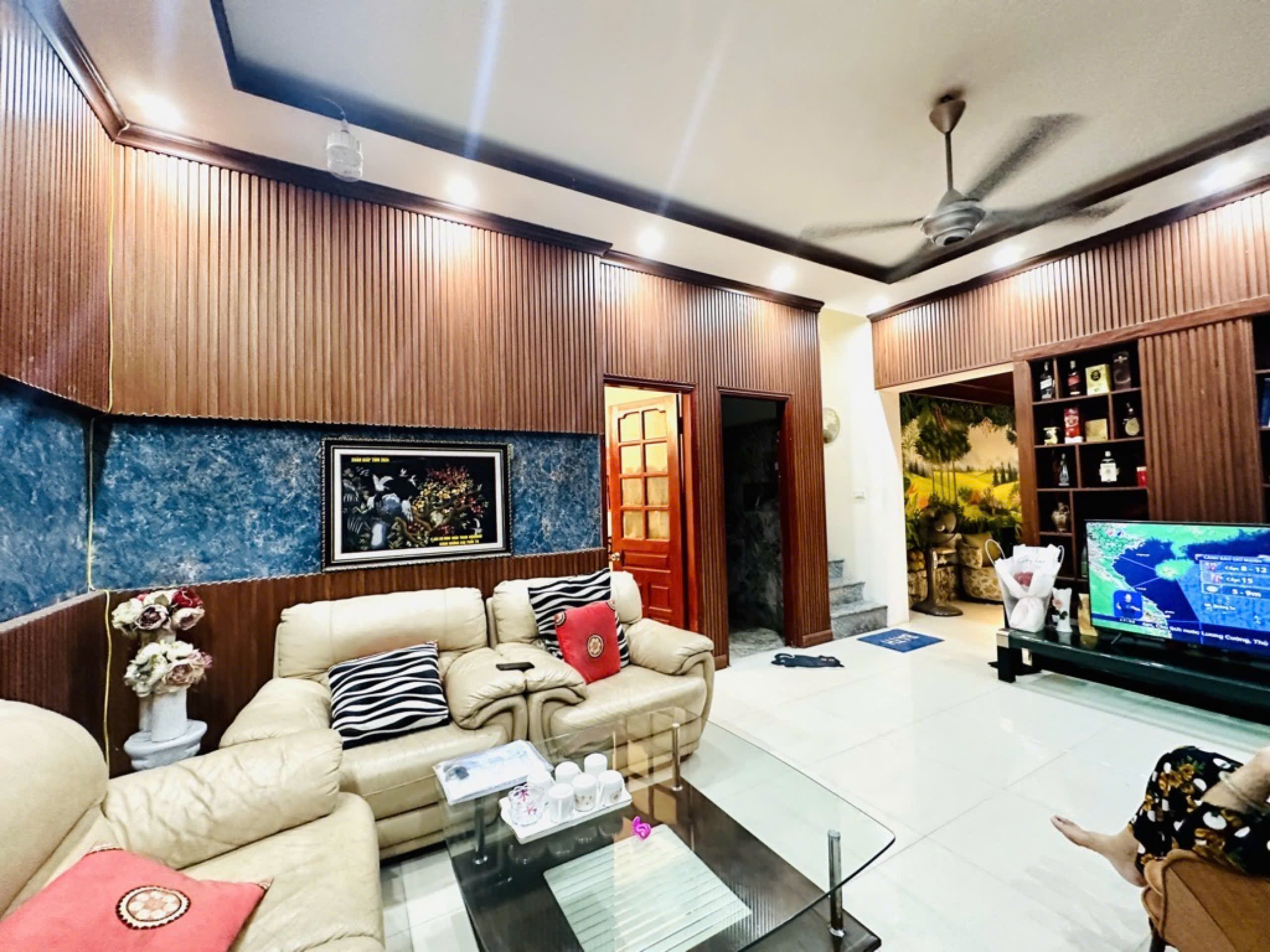  Siêu hiếm, giá tốt, bán nhà Võng Thị, gần hồ, xây CHDV đẹp, chỉ 20 tỷ 