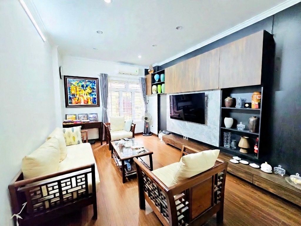  trích sài hồ tây 40m x6 tầng 14,8 tỷ dân xây 2 thoáng 40m ra hồ,view hồ,ngõ thông 