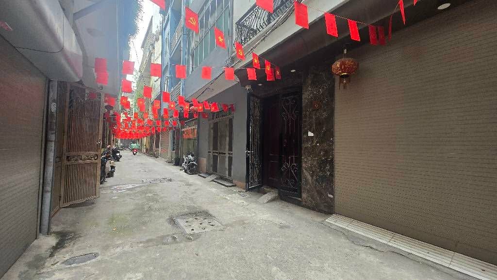  ???? Ngã tư Minh Khai – Kim Ngưu  60m²  5 tầng
???? Mặt ngõ thông  VF3 đỗ cửa 