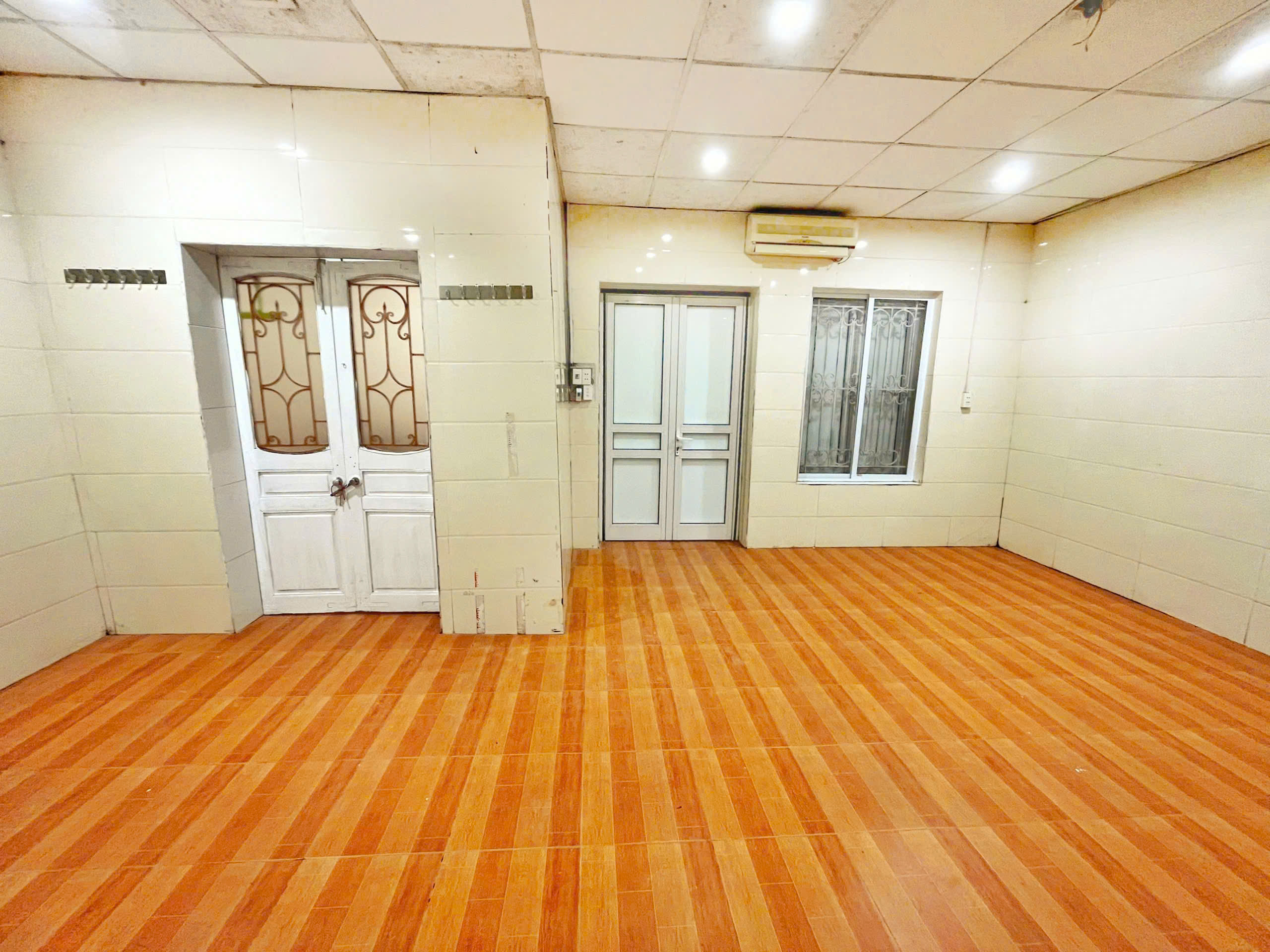  Cho thuê nhà Lê Duẩn, 80m², 2 phòng ngủ, 6 triệu 