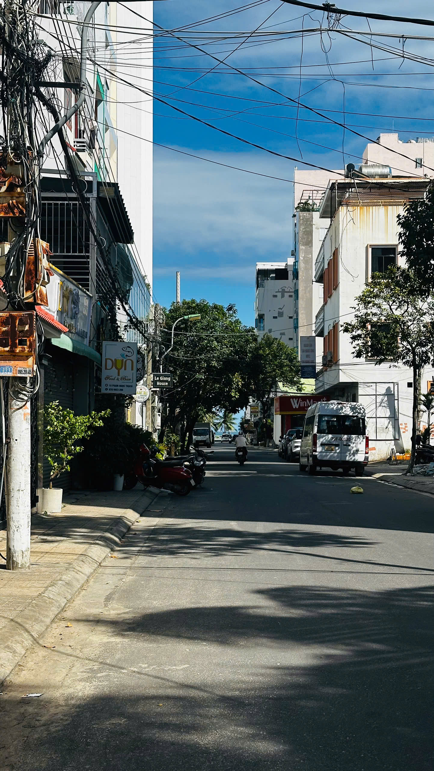  Bán đất Phạm Ngọc Thạch , Nha Trang 204m2 Giá bán 25 tỷ thông tin chi tiết vui lòng liên hệ e 