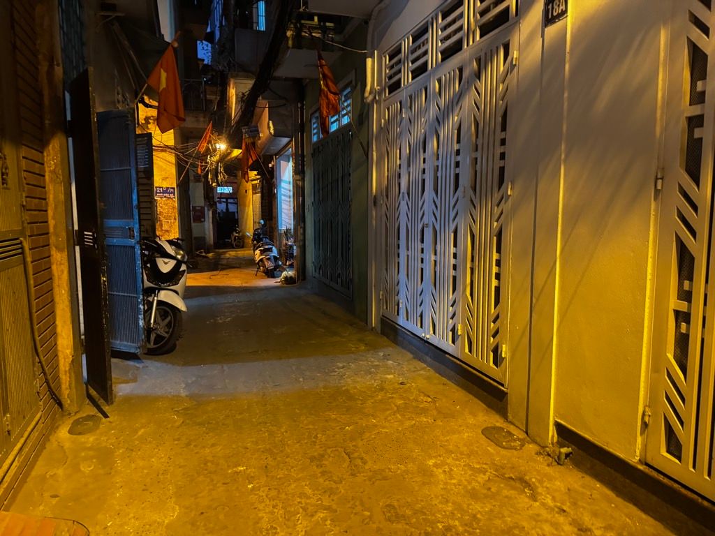  ???? Minh Khai  40m²  5 tầng
???? Ngõ rộng, thoáng
???? Giá: 7,9 tỷ  Sổ đỏ sẵn sàng 