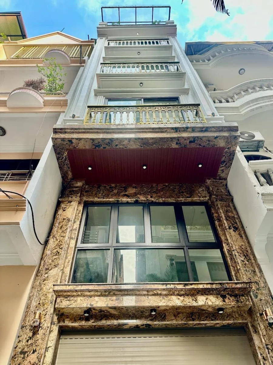  CHÍNH CHỦ BÁN GẤP NHÀ NGÕ 161 THÁI HÀ, MẶT TIỀN RỘNG 5,6M, 5 TẦNG + 1 TUM, OTO VÀO NHÀ 