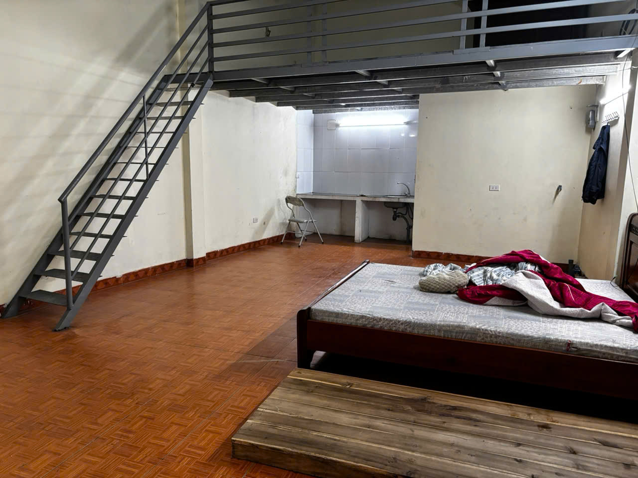  Chính chủ cho thuê nhà cấp 4, vệ sinh khép kín,an ninh tốt, giá rẻ ngõ 3 đường Thạch Bàn 