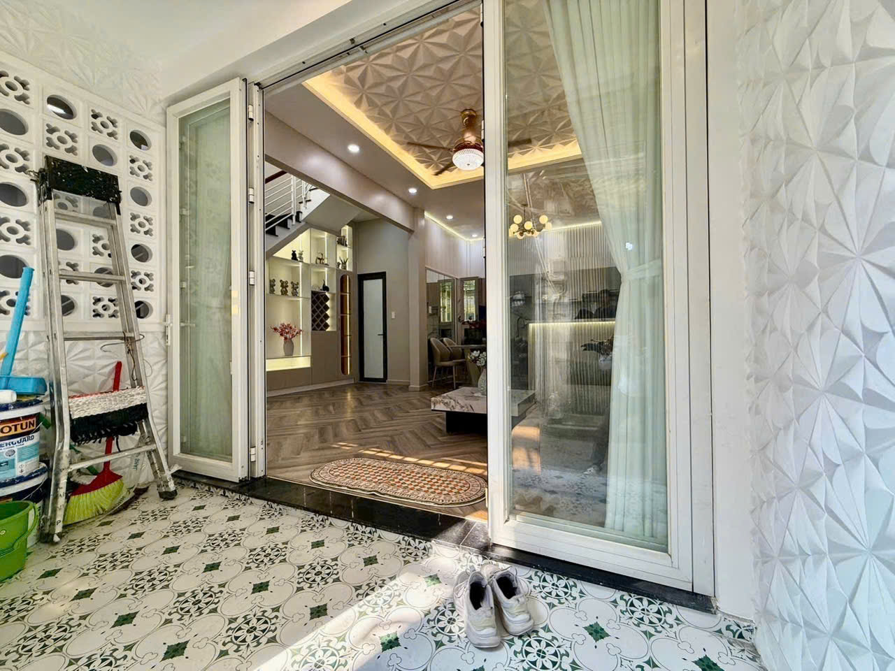  Quận 7 - Nhà đẹp ở ngay - 2 tầng - 49m2 - Trần Văn Khánh - 6.5 Tỷ 