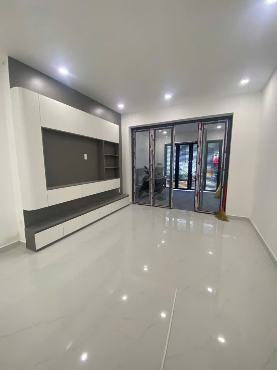  NHÀ ĐẸP – GIÁ TỐT  – CHÍNH CHỦ CẦN BÁN NHÀ HẺM XE HƠI TẠI 2// Hồ Văn Long, Bình Hưng Hoà B 