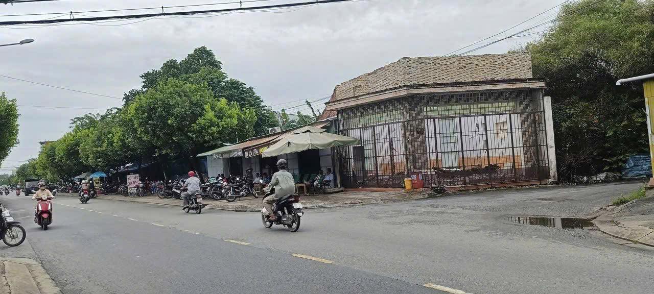  BÁN LÔ ĐẤT 2 MẶT TIỀN THỊ TRẤN HÓC MÔN 7.2X14M GIÁ 8.299T 