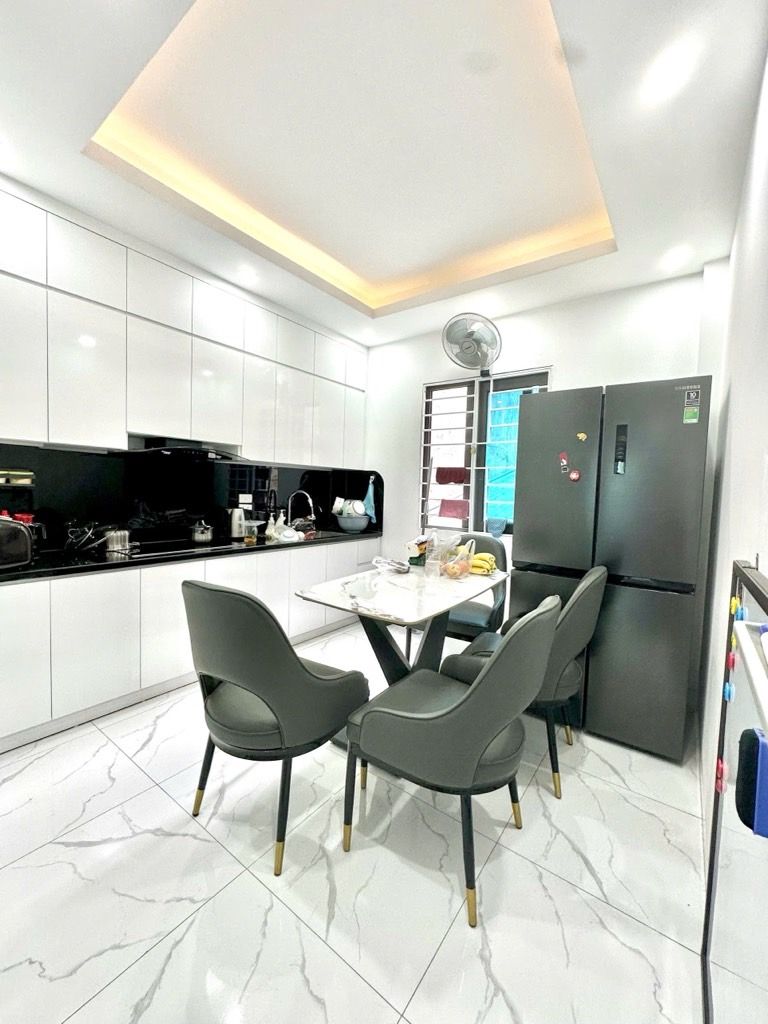  NHÀ ĐẸP CỰ KHỐI,MẶT NGÕ Ô TÔ VÀO NHÀ- LÔ GÓC XÂY ĐỘC LẬP,15M Ô TÔ TRÁNH, CV HỒ ĐIỀU HOÀ, 38M 5 TẦNG HƠN 6TỶ 