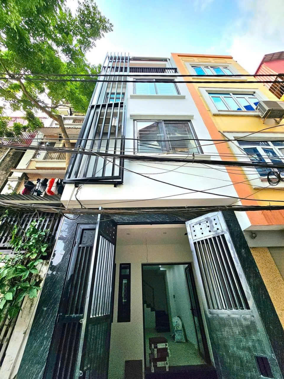  BÁN NHÀ ĐẸP ĐÓN TẾT HỌC VIÊN TÀI CHÍNH - DT45M2 - 4 TẦNG - GIÁ 9 TỶ
  Ô TÔ ĐỖ CỬA - ĐỂ Ở KINH DOANH 