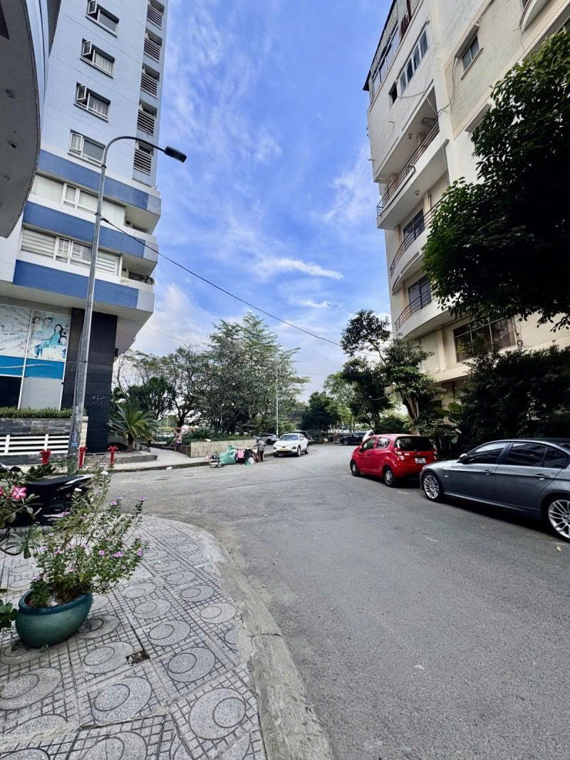  Bán nhà 2 Mặt tiền Hẻm Chu Văn An, ngay Co.op mart, 5x19m, 6 Tầng - 7PN, chỉ 22,9 tỷ. 