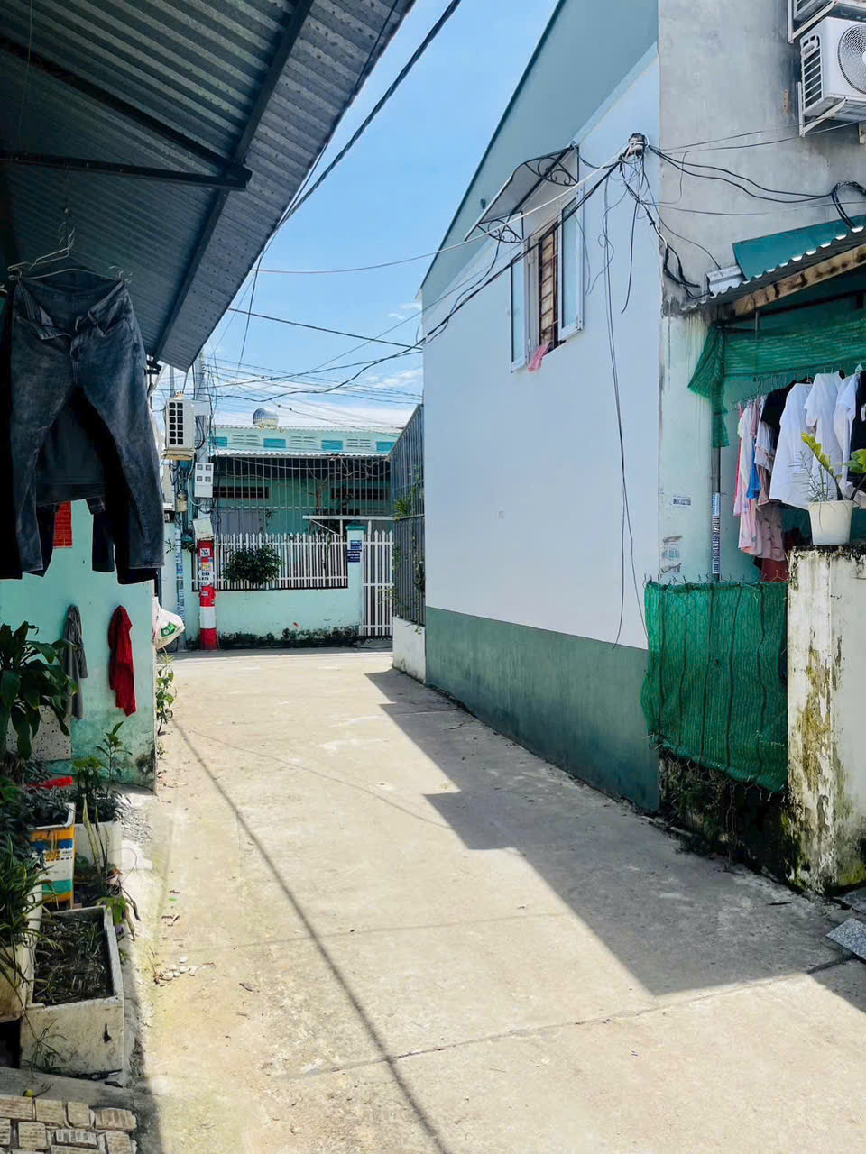  BÁN LÔ ĐẤT NGAY TRẠM Y TẾ VĨNH NGỌC Diện tích : 73.3m2 Giá bán : 2 tỷ 650 triệu lh e để biết thêm chi tiết Số chứng chỉ: đang đợi cấp chứng chỉ mới , số chứng nhận: MG 25- 625 