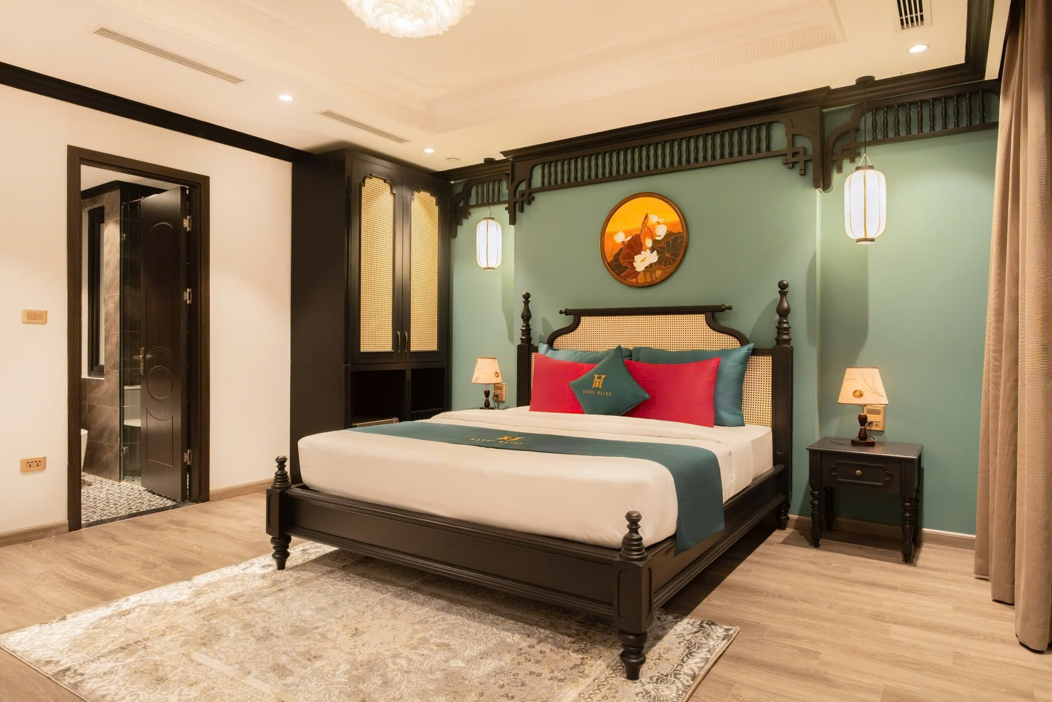  Bán khách sạn mặt phố Mã Mây, 79m2, 5 tầng, mặt tiền 5.4m, 77.6 tỷ, kinh doanh đỉnh 