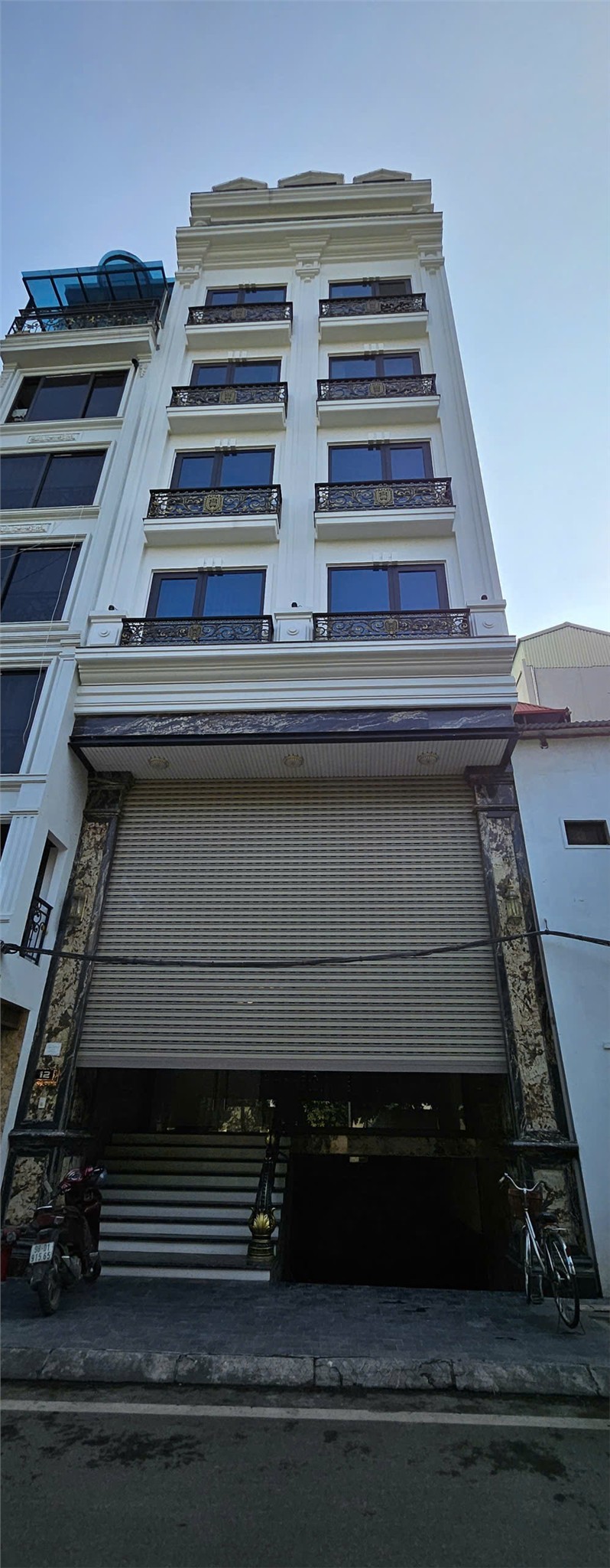  Bán Mặt Phố Đại Cồ Việt, SĐ 195m2 xd 10 Tầng Có Hầm, Mt 7m, Vuông, Thoáng Sau, Tiện KD. 