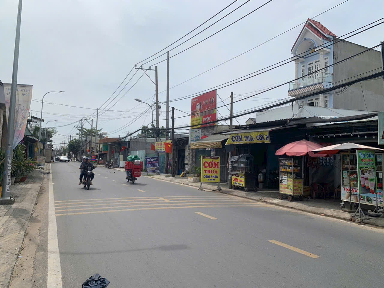  MẶT TIỀN TRỊNH THỊ MIẾNG – TTT HÓC MÔN – NGANG 8M HIẾM – KD ĐỈNH 