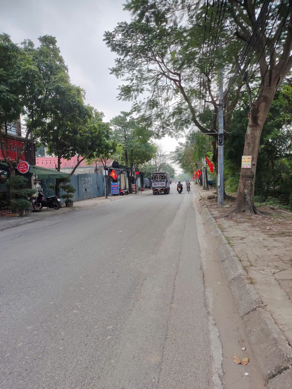  ????????????BÁN ĐẤT TẶNG NHÀ CẤP 4- TẠI NGỌC HỒI- 30M RA Ô TÔ TRÁNH - KHU VỰC Ở SƯỚNG - TƯƠNG LAI RẠNG NGỜI - ĐẤT VUÔNG ĐẸP???????????? 