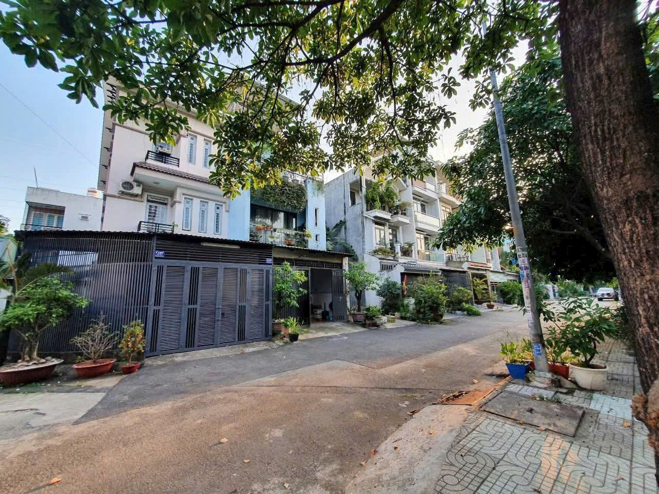  NHÀ PHỐ (7x22) LÔ GÓC 2 MẶT TIỀN – ĐỐI DIỆN CÔNG VIÊN – KDC PHÚ NHUẬN, Q12 