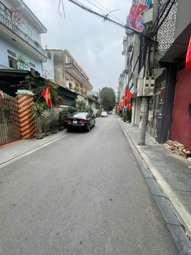  PHÂN LÔ Ô TÔ TRÁNH – VỈA HÈ – NHÀ 4 TẦNG DÂN XÂY CHẮC CHẮN
TRUNG TÂM ĐÔNG ANH – CHỈ VIỆC XÁCH VALI VỀ Ở – GIÁ NHỈNH 7 TỶ 